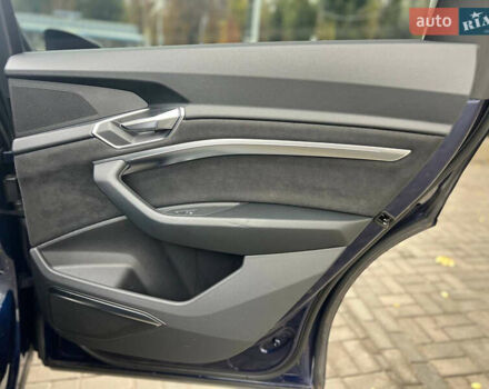 Синий Ауди E-Tron, объемом двигателя 0 л и пробегом 27 тыс. км за 42500 $, фото 30 на Automoto.ua