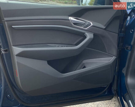 Синий Ауди E-Tron, объемом двигателя 0 л и пробегом 31 тыс. км за 30900 $, фото 33 на Automoto.ua