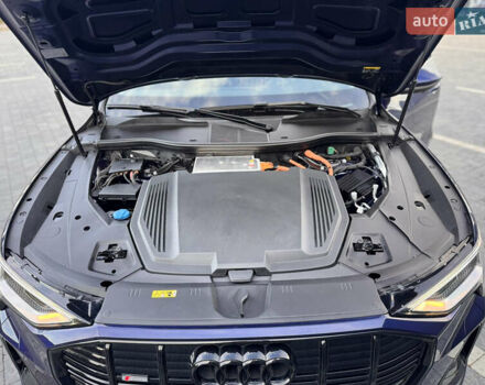 Синий Ауди E-Tron, объемом двигателя 0 л и пробегом 52 тыс. км за 41550 $, фото 33 на Automoto.ua