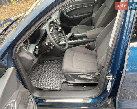 Синий Ауди E-Tron, объемом двигателя 0 л и пробегом 31 тыс. км за 30900 $, фото 14 на Automoto.ua