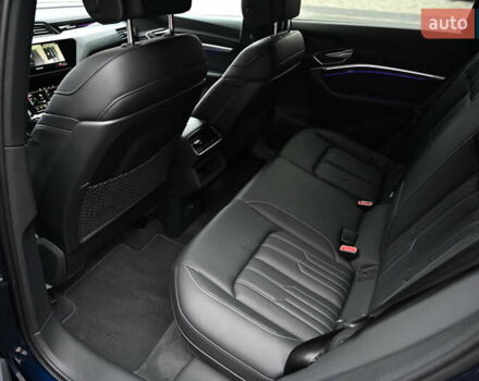 Синий Ауди E-Tron, объемом двигателя 0 л и пробегом 17 тыс. км за 50190 $, фото 5 на Automoto.ua