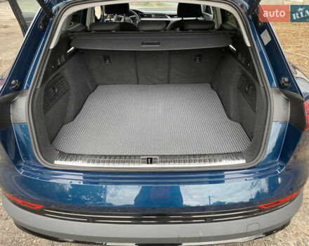 Синий Ауди E-Tron, объемом двигателя 0 л и пробегом 31 тыс. км за 30900 $, фото 10 на Automoto.ua