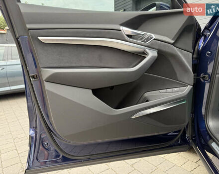 Синий Ауди E-Tron, объемом двигателя 0 л и пробегом 41 тыс. км за 38900 $, фото 35 на Automoto.ua