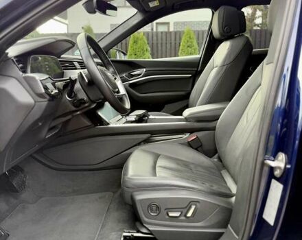 Синий Ауди E-Tron, объемом двигателя 0 л и пробегом 112 тыс. км за 36900 $, фото 63 на Automoto.ua