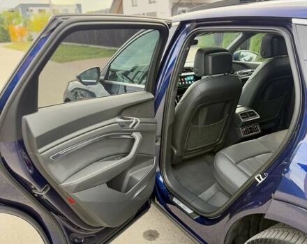 Синий Ауди E-Tron, объемом двигателя 0 л и пробегом 112 тыс. км за 36900 $, фото 76 на Automoto.ua