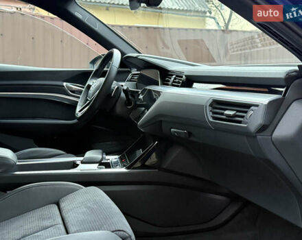Синій Ауді E-Tron, об'ємом двигуна 0 л та пробігом 38 тис. км за 56900 $, фото 17 на Automoto.ua
