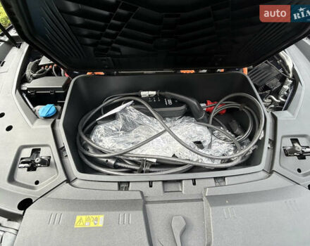 Синий Ауди E-Tron, объемом двигателя 0 л и пробегом 16 тыс. км за 41908 $, фото 23 на Automoto.ua