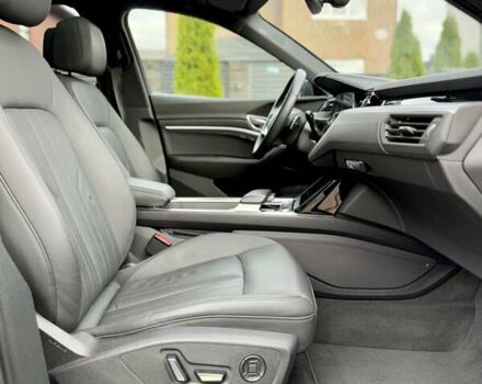 Синий Ауди E-Tron, объемом двигателя 0 л и пробегом 112 тыс. км за 36900 $, фото 69 на Automoto.ua