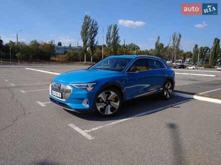 Синий Ауди E-Tron, объемом двигателя 0 л и пробегом 65 тыс. км за 51900 $, фото 1 на Automoto.ua