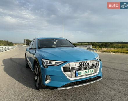 Синий Ауди E-Tron, объемом двигателя 0 л и пробегом 144 тыс. км за 28200 $, фото 1 на Automoto.ua
