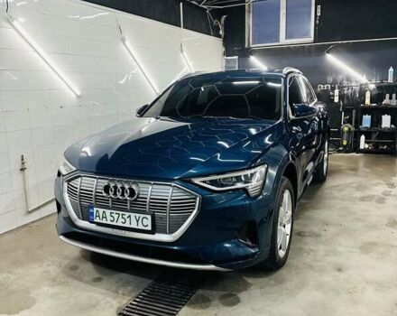 Ауді E-Tron 2019 у Тернополі на Automoto.ua Синій Ауді E-Tron, об'ємом двигуна 0 л та пробігом 200 тис. км за 21700 $, фото 1 на Automoto.ua