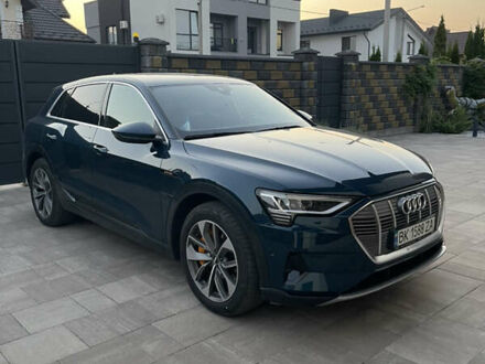 Ауди E-Tron 2019 в Ровно на Automoto.ua Синий Ауди E-Tron, объемом двигателя 0 л и пробегом 63 тыс. км за 34200 $, фото 1 на Automoto.ua