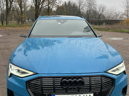 Синий Ауди E-Tron, объемом двигателя 0 л и пробегом 150 тыс. км за 28500 $, фото 1 на Automoto.ua