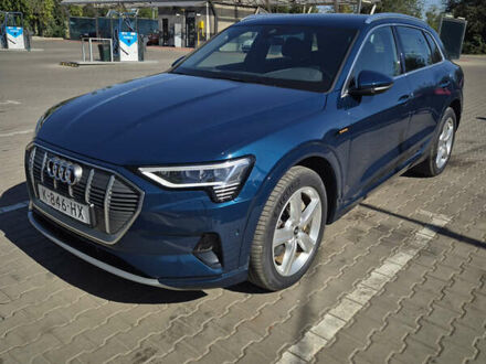 Синій Ауді E-Tron, об'ємом двигуна 0 л та пробігом 170 тис. км за 23695 $, фото 1 на Automoto.ua