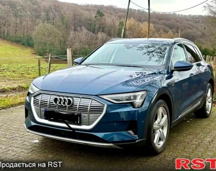 Синій Ауді E-Tron, об'ємом двигуна 0.41 л та пробігом 83 тис. км за 33480 $, фото 1 на Automoto.ua