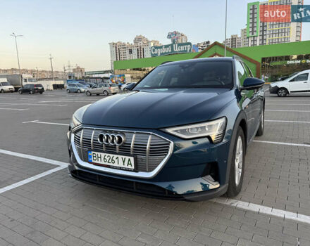 Синий Ауди E-Tron, объемом двигателя 0 л и пробегом 68 тыс. км за 35900 $, фото 1 на Automoto.ua