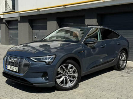 Ауді E-Tron 2021 у Івано-Франківську на Automoto.ua Синій Ауді E-Tron, об'ємом двигуна 0 л та пробігом 46 тис. км за 34900 $, фото 1 на Automoto.ua