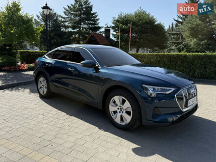 Синий Ауди E-Tron, объемом двигателя 0 л и пробегом 47 тыс. км за 33000 $, фото 1 на Automoto.ua