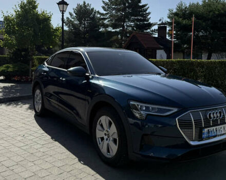 Синій Ауді E-Tron, об'ємом двигуна 0 л та пробігом 47 тис. км за 33300 $, фото 1 на Automoto.ua
