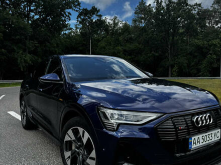 Ауді E-Tron 2021 у Києві на Automoto.ua Синій Ауді E-Tron, об'ємом двигуна 0 л та пробігом 60 тис. км за 42500 $, фото 1 на Automoto.ua