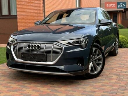 Ауди E-Tron 2021 в Киеве на Automoto.ua Синий Ауди E-Tron, объемом двигателя 0 л и пробегом 32 тыс. км за 37999 $, фото 1 на Automoto.ua