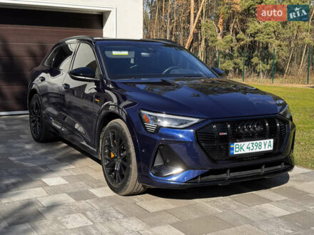 Синий Ауди E-Tron, объемом двигателя 0 л и пробегом 29 тыс. км за 38500 $, фото 1 на Automoto.ua