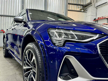 Синий Ауди E-Tron, объемом двигателя 0 л и пробегом 27 тыс. км за 46500 $, фото 1 на Automoto.ua