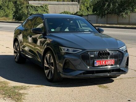 Синий Ауди E-Tron, объемом двигателя 0 л и пробегом 44 тыс. км за 46900 $, фото 1 на Automoto.ua