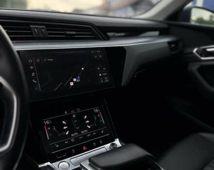 Зеленый Ауди E-Tron, объемом двигателя 0 л и пробегом 140 тыс. км за 21950 $, фото 25 на Automoto.ua