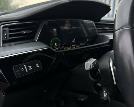 Зелений Ауді E-Tron, об'ємом двигуна 0 л та пробігом 139 тис. км за 21950 $, фото 33 на Automoto.ua
