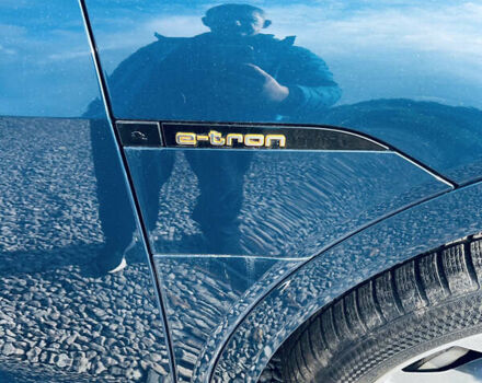 Ауди E-Tron 2019 в Бродах на Automoto.ua Зеленый Ауди E-Tron, объемом двигателя 0 л и пробегом 122 тыс. км за 28129 $, фото 18 на Automoto.ua