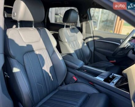 Зелений Ауді E-Tron, об'ємом двигуна 0 л та пробігом 165 тис. км за 29999 $, фото 28 на Automoto.ua