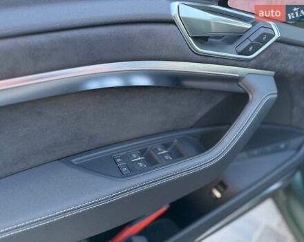 Зелений Ауді E-Tron, об'ємом двигуна 0 л та пробігом 165 тис. км за 29999 $, фото 39 на Automoto.ua