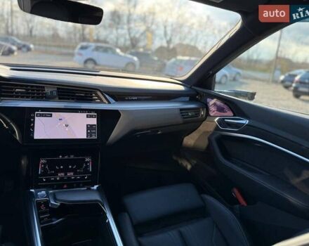 Зелений Ауді E-Tron, об'ємом двигуна 0 л та пробігом 165 тис. км за 29999 $, фото 25 на Automoto.ua