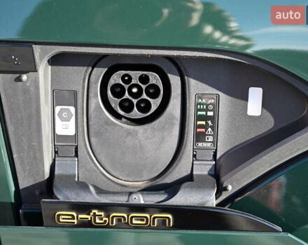 Зелений Ауді E-Tron, об'ємом двигуна 0 л та пробігом 39 тис. км за 52127 $, фото 32 на Automoto.ua