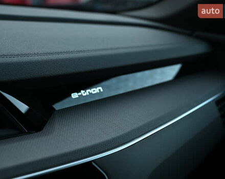 Зелений Ауді E-Tron, об'ємом двигуна 0 л та пробігом 39 тис. км за 52127 $, фото 20 на Automoto.ua