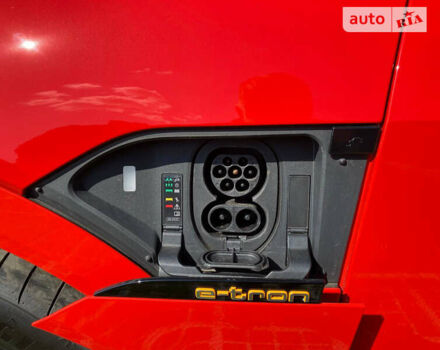 Оранжевый Ауди E-Tron, объемом двигателя 0 л и пробегом 32 тыс. км за 57000 $, фото 5 на Automoto.ua