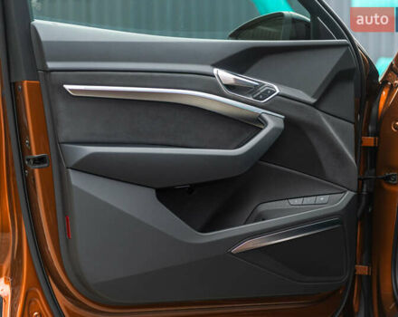 Оранжевый Ауди E-Tron, объемом двигателя 0 л и пробегом 76 тыс. км за 45500 $, фото 23 на Automoto.ua