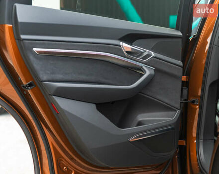 Оранжевый Ауди E-Tron, объемом двигателя 0 л и пробегом 76 тыс. км за 45500 $, фото 27 на Automoto.ua