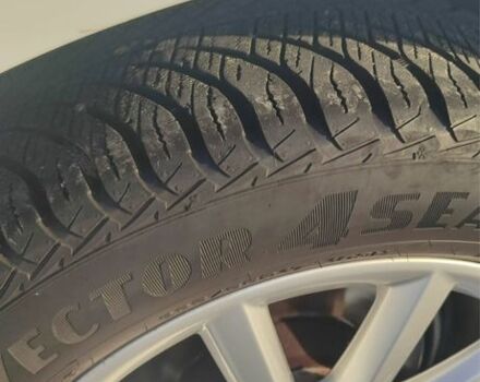 Білий Ауді Ку3, об'ємом двигуна 2 л та пробігом 243 тис. км за 6300 $, фото 7 на Automoto.ua