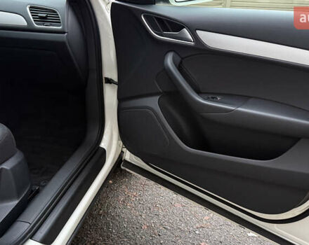 Білий Ауді Ку3, об'ємом двигуна 2 л та пробігом 205 тис. км за 16700 $, фото 28 на Automoto.ua