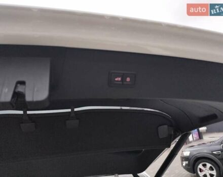 Белый Ауди Ку3, объемом двигателя 2 л и пробегом 159 тыс. км за 14700 $, фото 16 на Automoto.ua