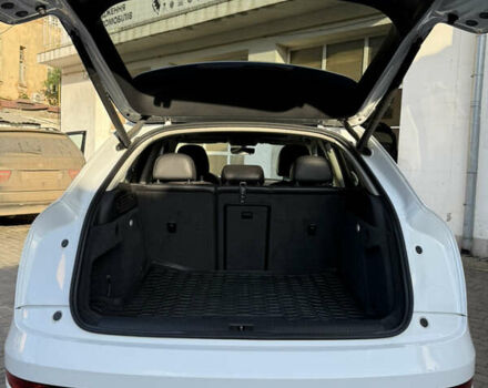 Белый Ауди Ку3, объемом двигателя 2 л и пробегом 208 тыс. км за 16000 $, фото 9 на Automoto.ua