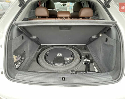 Білий Ауді Ку3, об'ємом двигуна 1.98 л та пробігом 134 тис. км за 16200 $, фото 9 на Automoto.ua