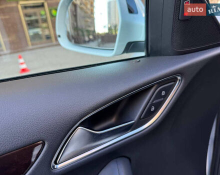 Білий Ауді Ку3, об'ємом двигуна 1.98 л та пробігом 208 тис. км за 16500 $, фото 17 на Automoto.ua