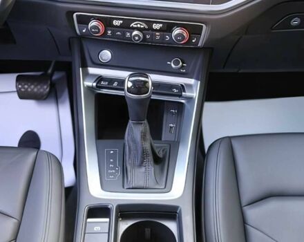 Білий Ауді Ку3, об'ємом двигуна 2 л та пробігом 38 тис. км за 11800 $, фото 11 на Automoto.ua