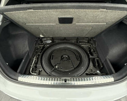 Білий Ауді Ку3, об'ємом двигуна 1.97 л та пробігом 66 тис. км за 28000 $, фото 33 на Automoto.ua