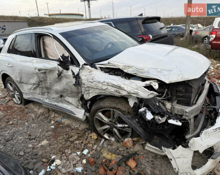 Белый Ауди Ку3, объемом двигателя 2 л и пробегом 50 тыс. км за 10500 $, фото 3 на Automoto.ua