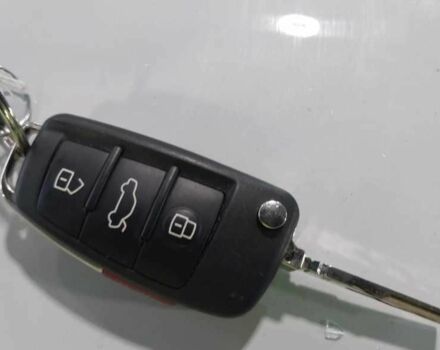 Белый Ауди Ку3, объемом двигателя 2 л и пробегом 98 тыс. км за 15300 $, фото 9 на Automoto.ua