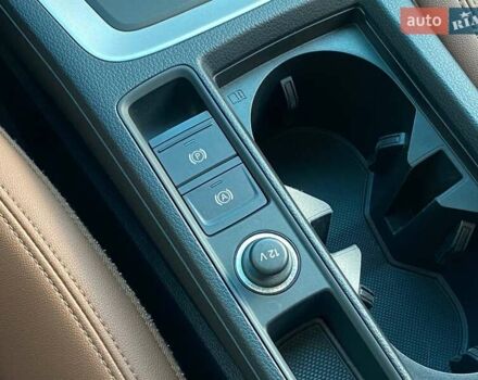 Белый Ауди Ку3, объемом двигателя 1.4 л и пробегом 46 тыс. км за 31490 $, фото 20 на Automoto.ua